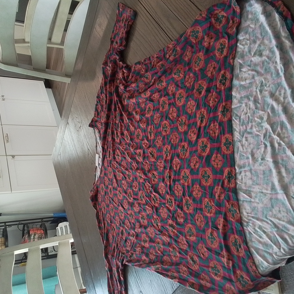 LulaRoe colorful print high-low tunic